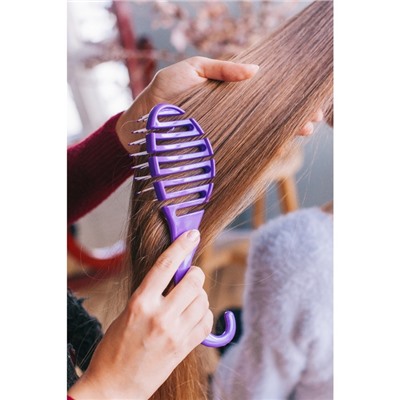 Расчёска массажная, с крючком, цвет фиолетовый