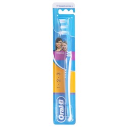 Зубная щётка Oral-B Effect Classic, средней жёсткости, цвет МИКС